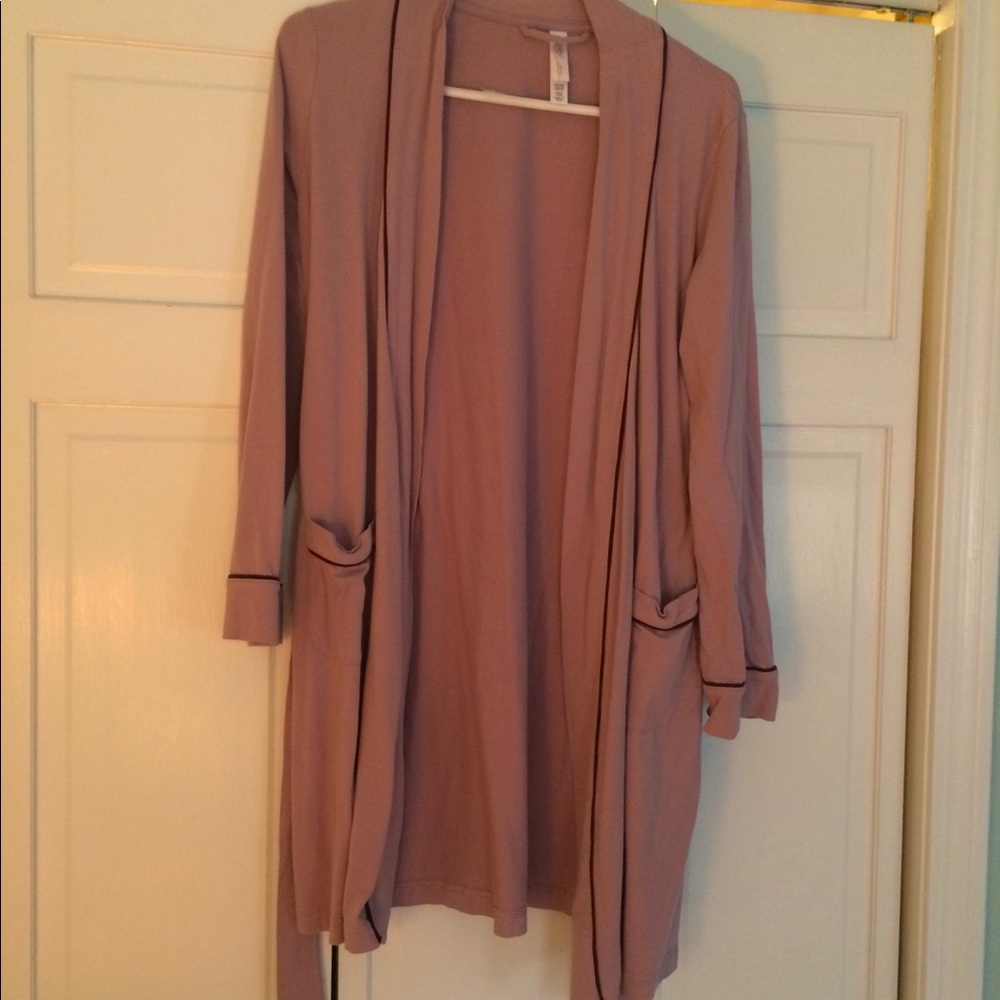 Soft, Light Gillian & O’Malley Robe.
